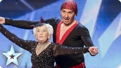 80-годишната Пади покори интернет с танца си