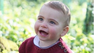 Принц Луи на 1 годинка: Уилям и Кейт пуснаха очарователни снимки на най-малкия си син