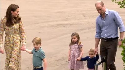 Принц Уилям и Кейт заведоха малките Джордж, Шарлот и Луи да поиграят на открито (СНИМКИ/ВИДЕО)