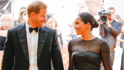 Принц Хари и херцогиня Меган на жълтия килим в Лондон (СНИМКИ/ВИДЕО)